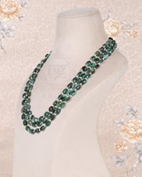 Collier de perles facettées en émeraudes et perles naturelles