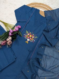 NEW LAUNCHING WOMEN SALWAR KAMEEZ REYON SLUB EMBROIDERED GAJARO ERIE <b>PRESENTED</b> FORMAL PARTY - Product Image 5