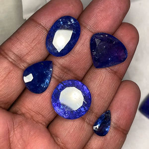 แทนซาไนต์คุณภาพสูงธรรมชาติ รูปหัวใจและรูปลูกแพร์ เจียระไนเหลี่ยมเพชรพลอย พร้อมประกายรุ้ง ขนาด 5-30 กะรัต สำหรับทำเครื่องประดับ - Product Image 1