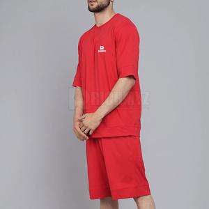 Conjuntos Cortos de Verano de Última Moda en Color Rojo Simple y Sencillo, Conjuntos de Camiseta y Pantalones Cortos Personalizados de Color Sólido para Hombre - Product Image 3