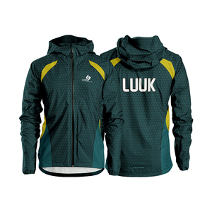 Chaqueta cortavientos con capucha y cremallera, estampada por toda la prenda, para fabricantes de ropa deportiva personalizada para correr, entrenar y equipos. - Product Image 6