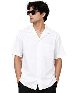 Chemise décontractée blanche surdimensionnée personnalisée pour homme, à manches courtes, col cubain, coupe ample, idéale pour l'été et la plage - Product Image 1