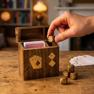 Caja de Madera Hecha a Mano para Cartas de Juego con Compartimento para Dados, Estuche de Almacenamiento para Noches de Juego, Entretenimiento en el Hogar, Decoración para Salas de Juego - Product Image 6