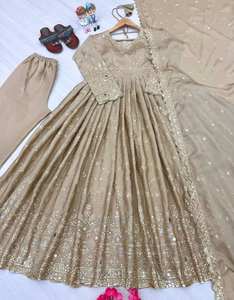 Nuevo Vestido de Novia Étnico Indio de Diseñador FATEMA FASHION, Precioso Vestido de Fiesta, FOX GEORGETTE, Bordado Intenso, Salwar Kameez - Product Image 3