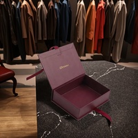 Boîte cadeau pliable de luxe en carton rigide mat de couleur bordeaux avec logo personnalisé de qualité supérieure, fermeture magnétique, vide
