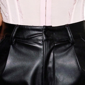 Shorts en cuir pour femmes de qualité supérieure, pour un style décontracté, confortables et modernes, en vente en ligne - Product Image 4