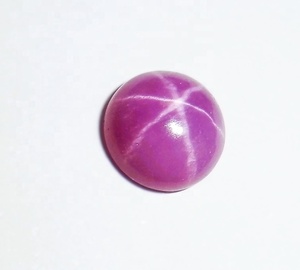 Rubis étoilé rond 8x8 mm 3,5 carats, cabochon poli créé en laboratoire avec effet étoile à 6 branches pour la fabrication de bijoux - Product Image 2