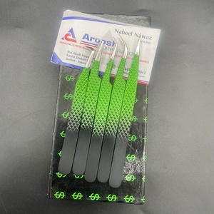 Juego de pinzas para extensión de pestañas de dos tonos, verde y negro, logotipo personalizado, pinzas para pestañas con agarre de diamante de acero inoxidable, puntiagudas y sostenibles - Product Image 1