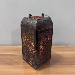 Lámpara Decorativa Marroquí de Hierro Forjado L536 con Portavelas de Vidrio Colgante de 5.25X5.25X10.75 Pulgadas para Decoración de Mesa del Hogar - Product Image 2