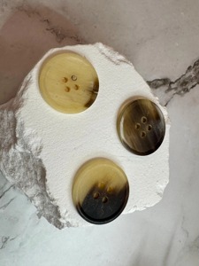 Boutons classiques uniques en corne de buffle, de couleur naturelle, écologiques, de forme ronde, de qualité supérieure - Product Image 3