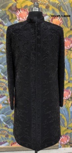 Costume de marié Sherwani Imperial Couture en ivoire, style Royal Arch, avec bordure Heritage Palace et broderie de perles intégrale - Product Image 1