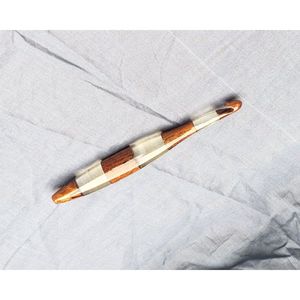 Crochet unique en bois et résine pour une expérience créative artistique, fournitures d'artisanat - Product Image 3