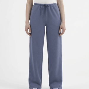 Pantalones Deportivos de Mujer, Hechos a Medida, de Cintura Alta, Corte Recto, Ajuste Regular, Modernos, para Invierno, de Forro Polar Ecológico, con Cordones, Estilo Urbano - Product Image 1