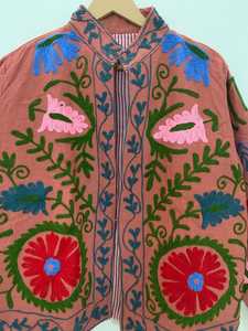 Veste en velours Suzani brodée à la main, vêtement d'extérieur pour l'hiver, pour femme, cadeau pour elle, vêtement d'extérieur ethnique bohème - Product Image 4