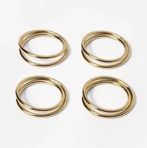 Anillo para Servilletas de Latón con Acabado Dorado, Diseño Geométrico Triangular, para Decoración de Mesa en Hoteles y Restaurantes, en Oferta - Product Image 2