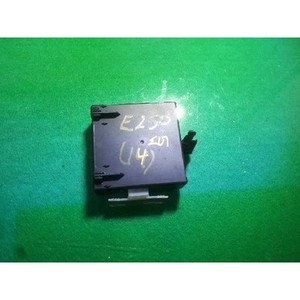 ECUs y Módulos de Computación Usados de Clase E A2129006318 - Product Image 1