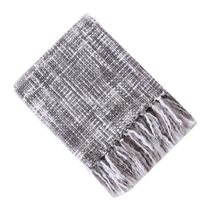 Jeté en coton artisanal avec bordure à franges décorative à motif chevron, idéal pour les intérieurs bohèmes et rustiques - Product Image 5