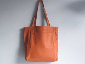 กระเป๋าถือสะพายไหล่หนังแท้ทำมือสำหรับผู้หญิง สีพื้น พร้อมซิปปิด ดีไซน์หรูหรา รุ่น LTB-0261 - Product Image 6