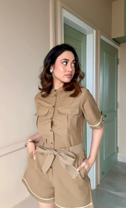 Vestido Corto de Mujer con Cinturón, Ecológico, con Botones, Color Oliva, Corte en A, de Algodón y Lino, Estilo Casual, Retro, Estampado Sólido - Product Image 3