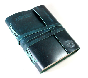 สมุดบันทึกปกหนังแท้จาก Cameron Exports พร้อมโลโก้ลายนูนและสายรัดปิด - Product Image 2