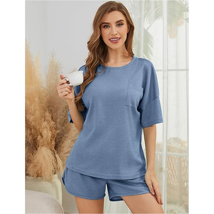 Ensemble de salon en tricot 2 pièces pour femmes, bleu uni, haut à col rond à manches courtes avec poche, short assorti, vêtements décontractés pour le printemps et l'été - Product Image 5