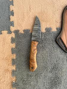 Cuchillo Skinner REEDOT SPORT de Acero de Damasco Hecho a Mano, para Diestros, Mango de Madera de Palisandro, Funda de Cuero Fino, hasta 3.9 Pulgadas, Moderno - Product Image 3