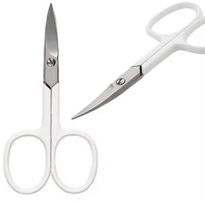 Ciseaux de manucure professionnels avec logo personnalisé, ciseaux de manucure haute performance, lame incurvée en acier inoxydable de qualité supérieure pour la beauté - Product Image 2