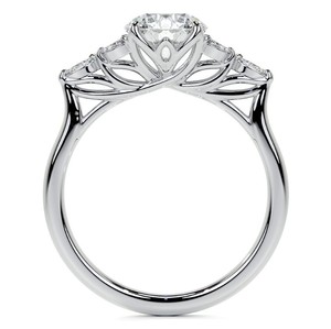Anillo de Compromiso y Boda de Lujo con Moissanita de Corte Brillante, Plata de Ley, Chapado en Oro de 18K, Solitario, con Engaste de Puntas - Product Image 4