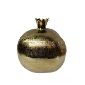 Jarrón de Mesa Moderno para Bodas, Muy Solicitado, de Tendencia, Hecho de Aluminio con Acabado Dorado, Ecológico - Product Image 1