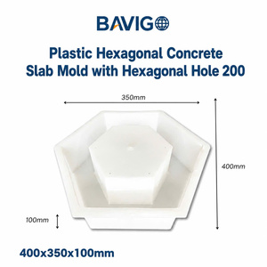 Moule en plastique hexagonal pour dalle de béton avec trou hexagonal - Product Image 1