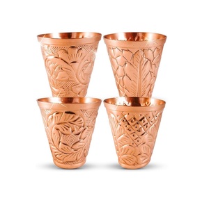 Verre à boire artisanal en cuivre de qualité supérieure, finition martelée, pour le bien-être ayurvédique, fabriqué par un fabricant OEM - Product Image 1