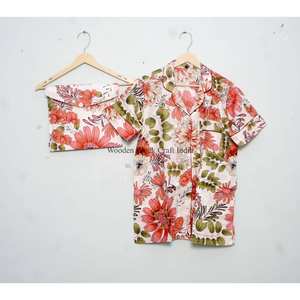 Conjunto de Pijama Corto de Algodón Indio con Estampado a Mano para Mujer, Elegante Ropa de Dormir Floral, Traje Cómodo con Camisa de Manga Corta y Pantalón - Product Image 4