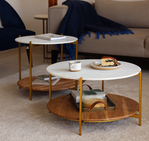 Table basse en marbre organique en forme de rein, soutenue par deux bases en laiton massif, disponible à prix de gros. - Product Image 4