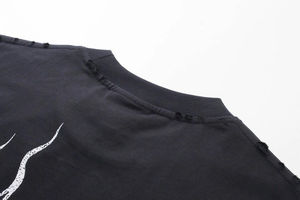 Camisetas estampadas a la moda con serigrafía duradera, costuras de primera calidad y tacto de algodón suave para uso diario. - Product Image 3