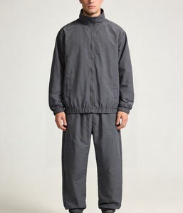 Ensemble de survêtement unisexe personnalisé, imperméable, écologique, en nylon, coupe-vent, léger, surdimensionné, streetwear, deux pièces, couleur unie - Product Image 4