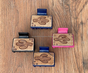 Nouvel arrivage Mini pinces à cheveux occidentales élégantes faites à la main en cuir gravé Mini pinces à cheveux en cuir Accessoires de cheveux pour femmes - Product Image 3