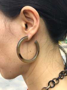 Boucles d'oreilles créoles en corne de buffle polies, forme naturelle, écologiques, faites à la main, modernes, pour mariage, MN EXPORTS, de l'Uttar Pradesh - Product Image 4