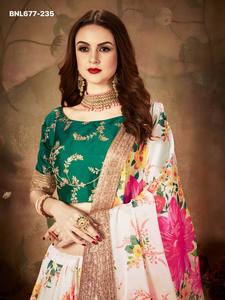 Proveedor de Lehenga-Choli-Dupatta de diseño moderno y aspecto elegante, con organza con estampado floral, bordado con Dori y lentejuelas, procedente de la India. - Product Image 6