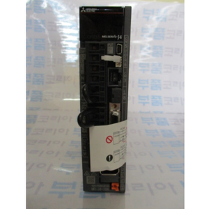 Produit de conducteurs de moteur d'entraînement de servo MR-J4-20A de Mitsubishi - Product Image 1