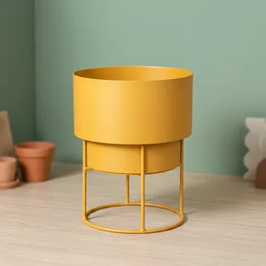 Jardinière en métal jaune moutarde avec support, pot de fleurs cylindrique moderne, décoration contemporaine pour l'intérieur, l'extérieur, le jardin et la maison - Product Image 3