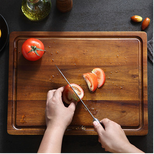 Planche à découper en bois d'acacia avec rainure pour les jus, poignées ergonomiques, écologique, certifiée FSC, ustensile de cuisine, option de logo personnalisé - Product Image 3