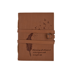 Journal en cuir gravé fait main avec fermeture à cordon |   Carnet vintage A5 avec motif plume |   Journal rustique pour écrire, cadeau - Product Image 1