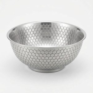 Tazón para Ensalada Hecho a Mano de Acero Inoxidable SS304 con Acabado Satinado y Diseño de Panal de Abeja, 23 cm, para Decoración del Hogar y Uso en Hoteles - Product Image 3