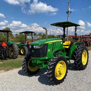 Tractor Agrícola John Deere 5055E de 55HP, 4WD, Dirección Asistida, Motor Diésel, Máquina de Trabajo Agrícola de Uso Pesado, Implementos Listos para Usar - Product Image 1