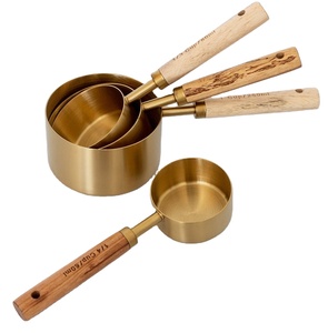 Juego de Tazas Medidoras de Latón Martillado Hechas a Mano con Mango de Madera para Cocina Profesional, Repostería, Restaurantes y Uso Doméstico - Product Image 3