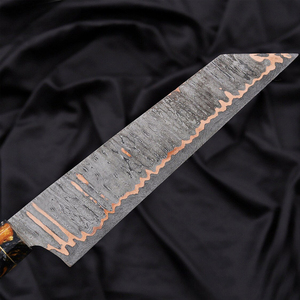 Cuchillo de Cocina Profesional Hecho a Mano de Cobre Damasco con Mango de Resina Duradero, 12+ Pulgadas de Longitud Total, Listo para Acampar y Cazar - Product Image 4