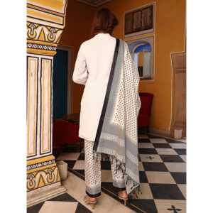 ชุดคุรตะผู้หญิงสีขาวนม ระบายอากาศได้ดี แขนยาว ไซส์ XS - Product Image 4