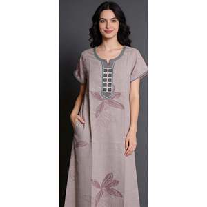 Camisón Largo Estampado Cómodo para Mujer Alpine, Mangas Cortas con Bolsillo Lateral Completo, Ropa de Dormir Suave - Product Image 1