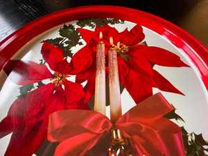 Red Round metal <b>Decorative</b> <b>Plates</b> with Poinsettia and Candle Design for Holiday Party Dishes - Product Image 3