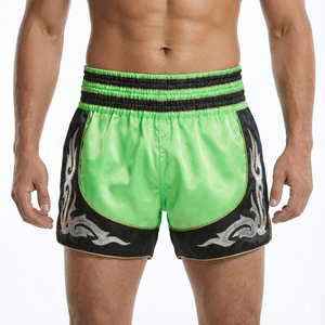 Shorts de Muay Thai pour hommes, rouge, bleu, or, brodés, en satin, taille mi-haute élastique, écologiques, séchage rapide, logo imprimé par transfert thermique sur le devant - Product Image 1